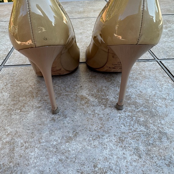 Jimmy Choo Beige Patent Leather - Picture 5 of 15